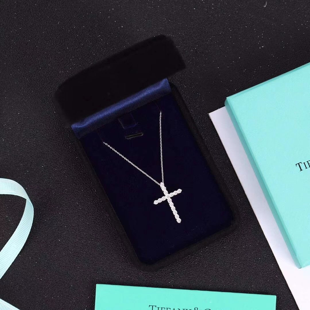 [JeweliWhal]MOISSANITE STONE CROSS PENDANT NECKLACE SIMULATED DIAMOND CROSS CHOKER