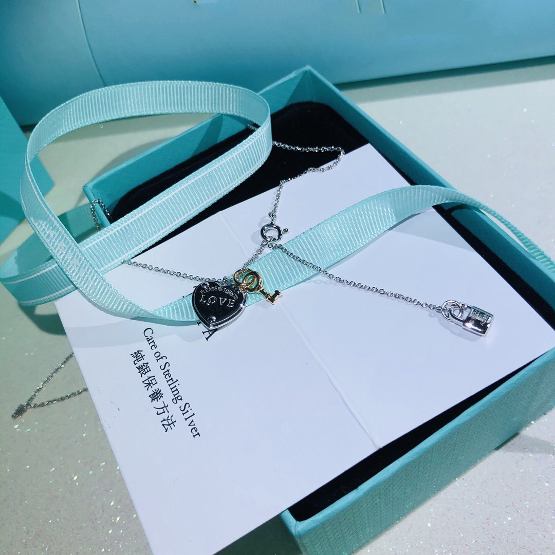 [JeweliWhal]LOVE HEART TAG KEY NECKLACE