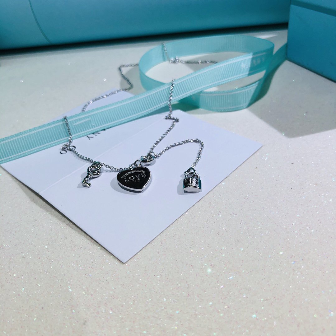 [JeweliWhal]LOVE HEART TAG KEY NECKLACE