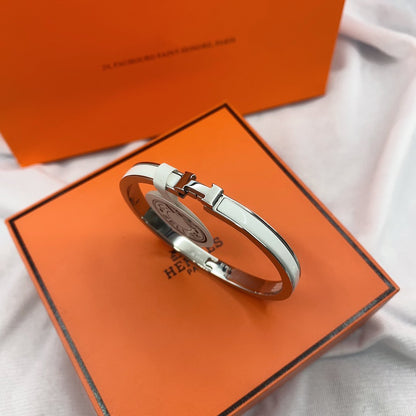 [⭐⭐JeweliWhal]CLASSIC HM CLIC WHITE 8MM ENAMEL BRACELET