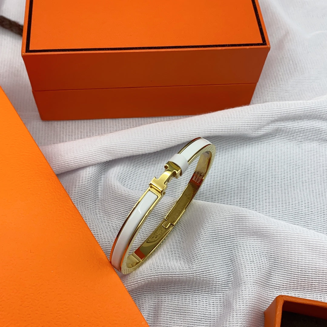 [⭐⭐JeweliWhal]CLASSIC HM CLIC WHITE 8MM ENAMEL BRACELET