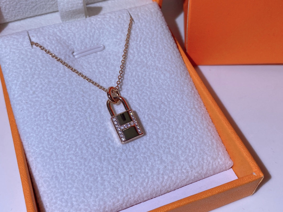 [⭐⭐JeweliWhal]HM ADVANCED NICHE LOCK HEAD NECKLACE DIAMONDS