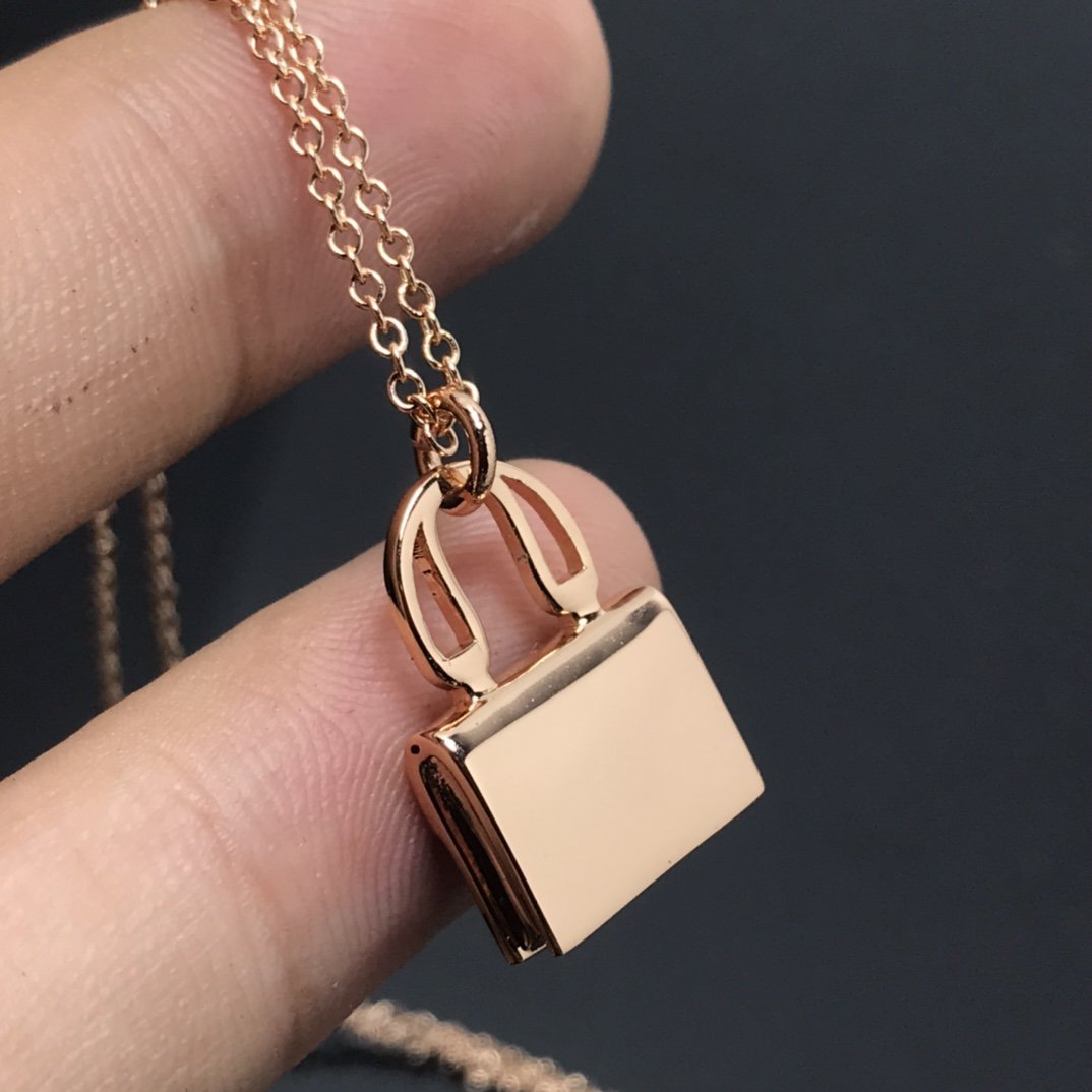 [⭐⭐JeweliWhal]HM NECKLACE ARRIVAL BLACK DIAMOND