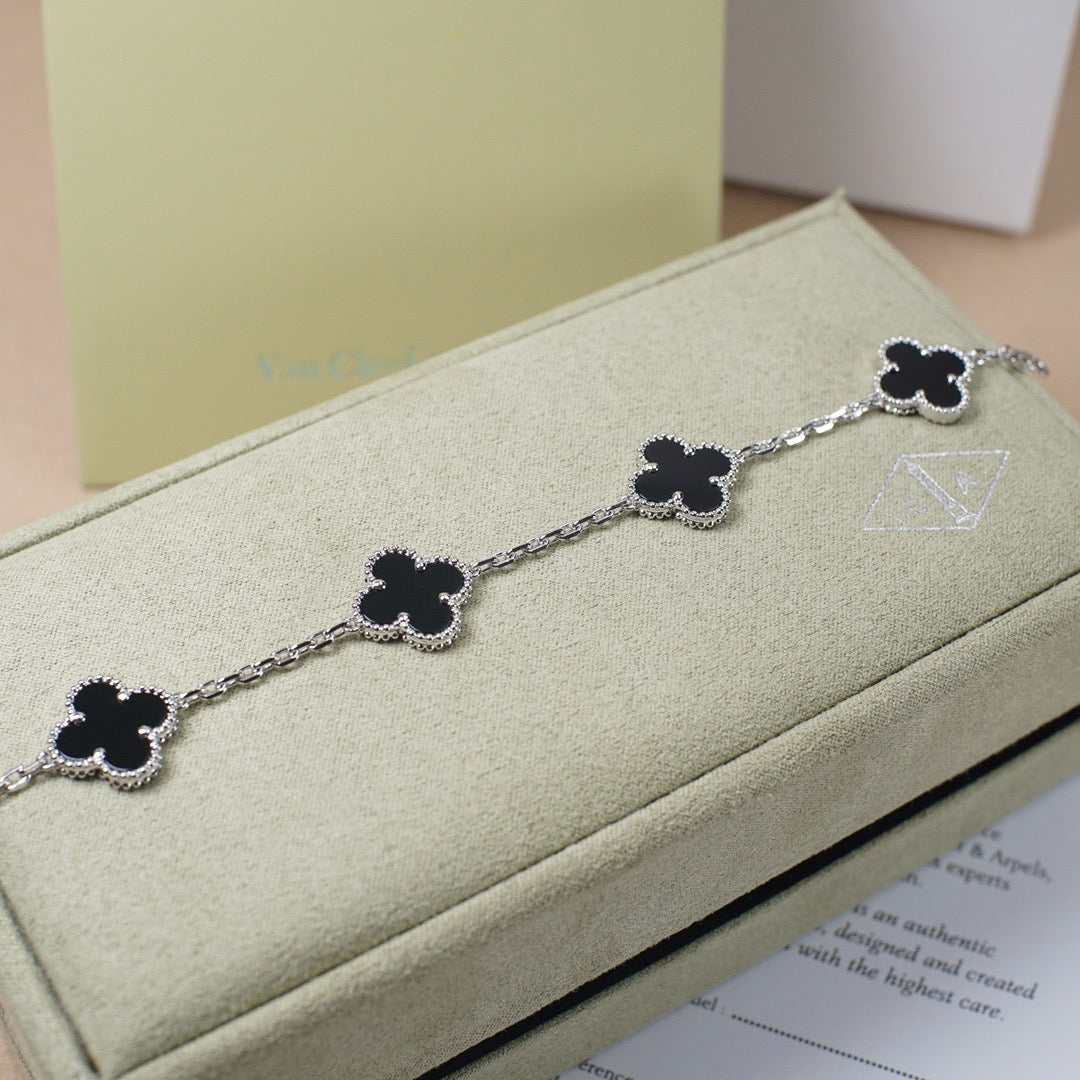 [⭐⭐JeweliWhal] CLOVER 5 MOTIF ONYXS BRACELET COLLECTION
