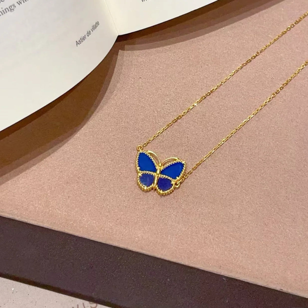 [⭐⭐JeweliWhal]  2026 NEW LUCKY BUTTERFLY 1 MOTIFS NECKLACE