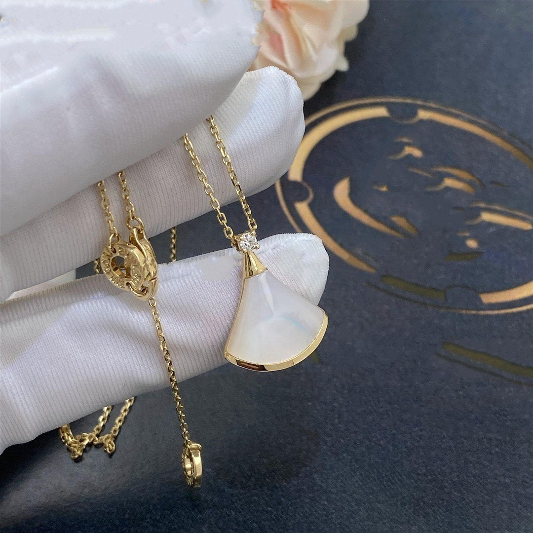 [⭐⭐JeweliWhal]DREAM NECKLACE WHITE MOP GOLD 1 DIAMOND