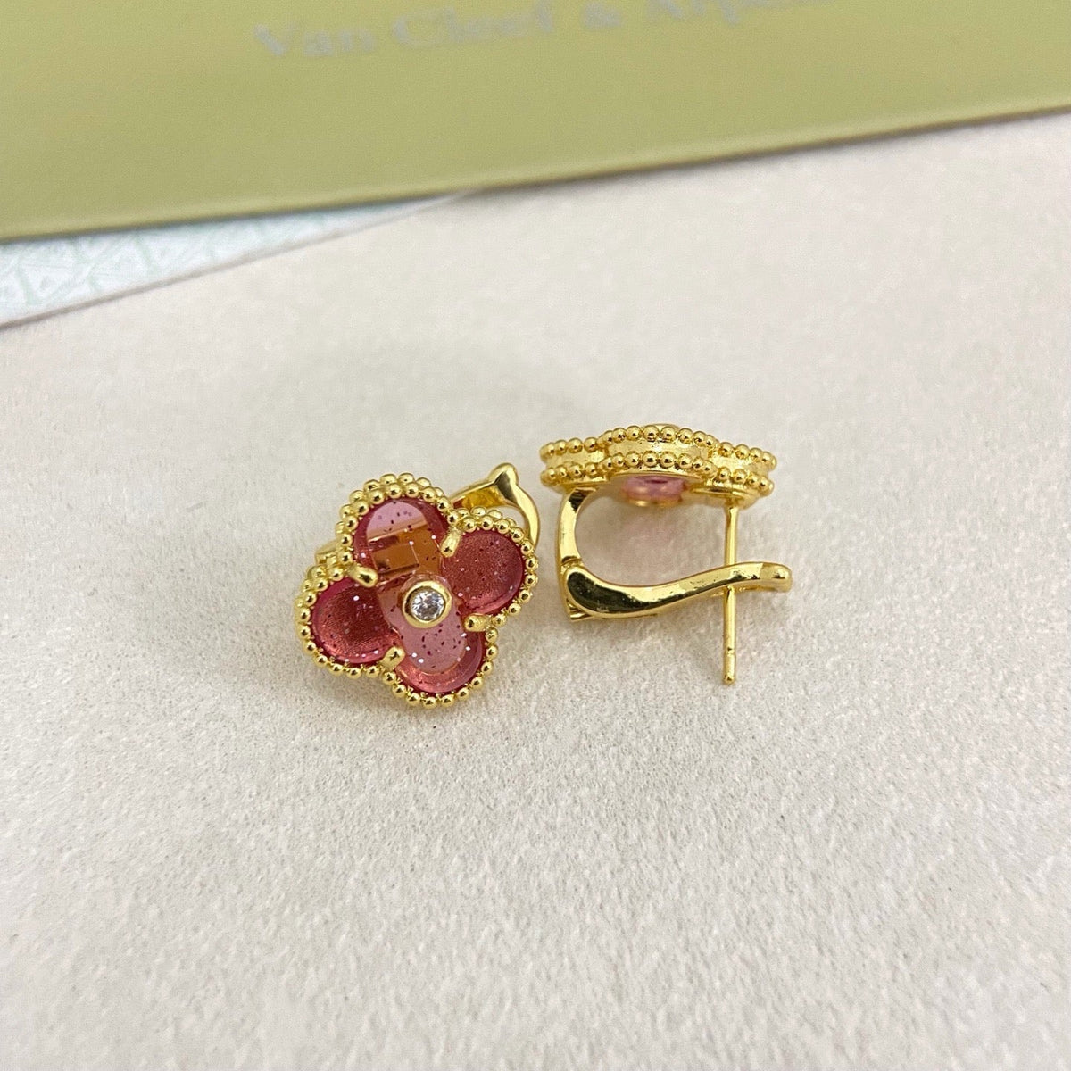 [⭐⭐JeweliWhal]2026 NEW  CLOVER 1 MOTIFPINK ENAMEL STUD EARRINGS WITH DIAMONDS2