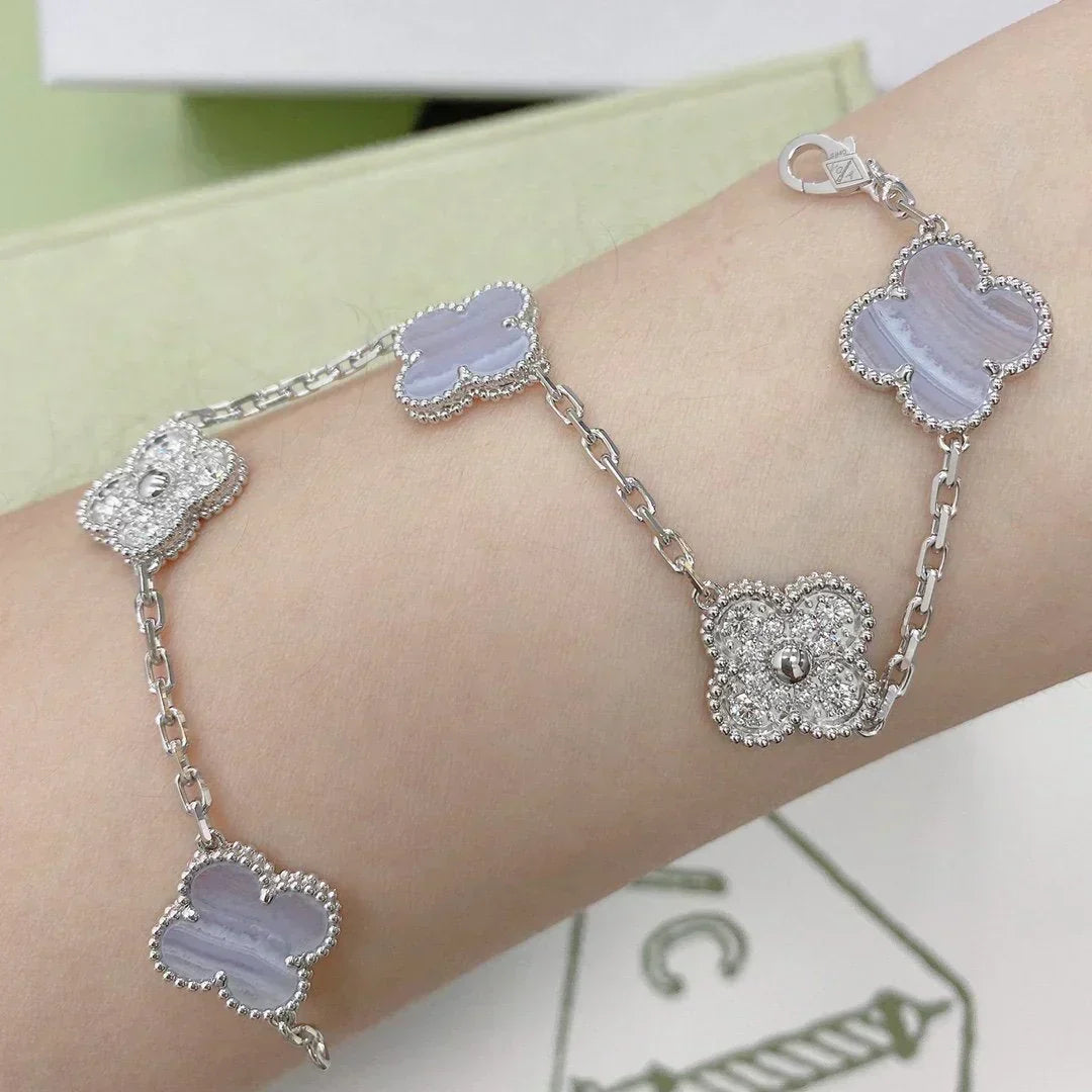 [⭐⭐JeweliWhal] KOLLEKTION CLOVER 5-MOTIV ARMBAND AUS LILA CHALCEDON