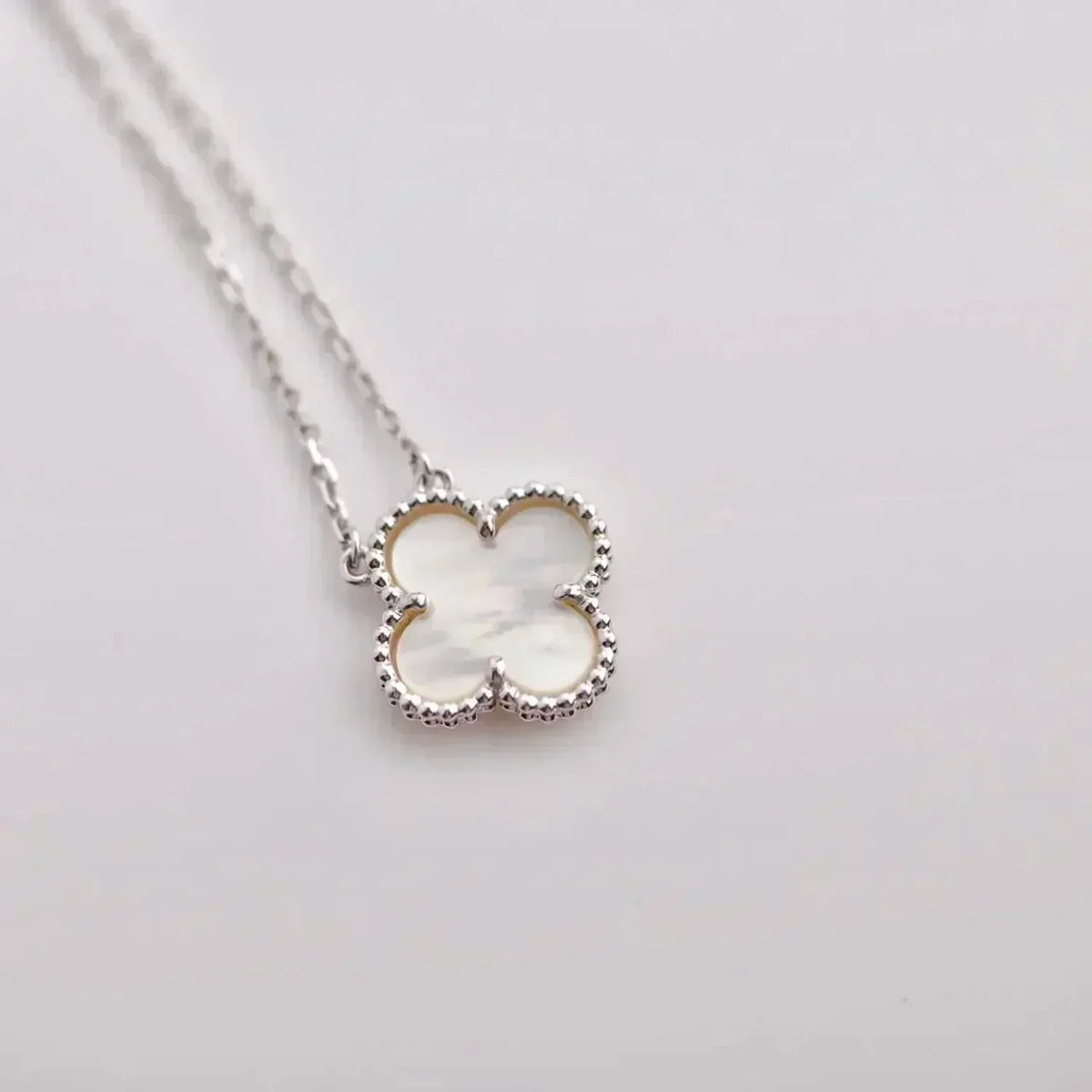 [⭐⭐JeweliWhal]CLOVER 15MM WEISSES PERLMUTT SILBER
