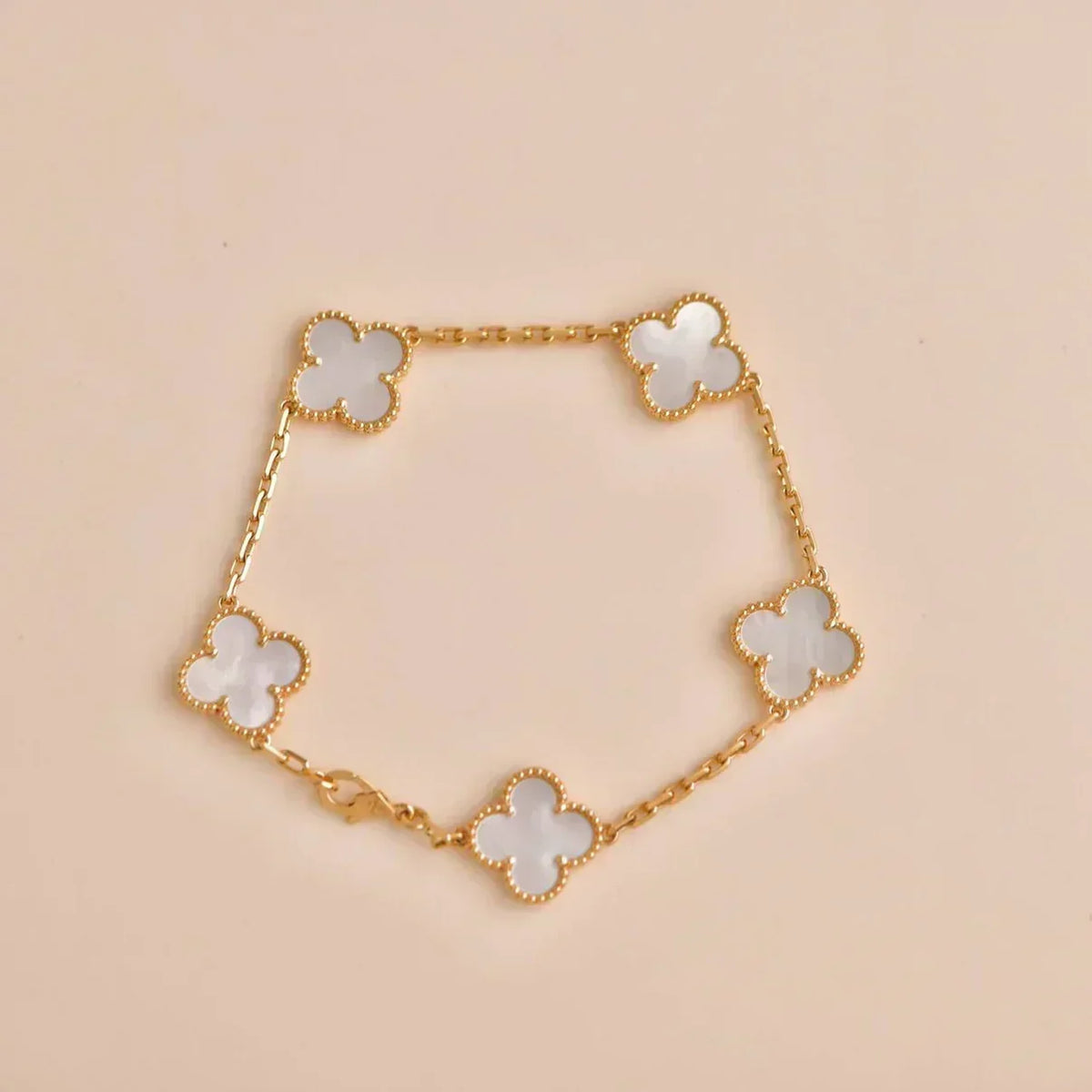 [⭐⭐JeweliWhal]CLOVER WHITE PEARL MOP 5 MOTIF BRACELET COLLECTION