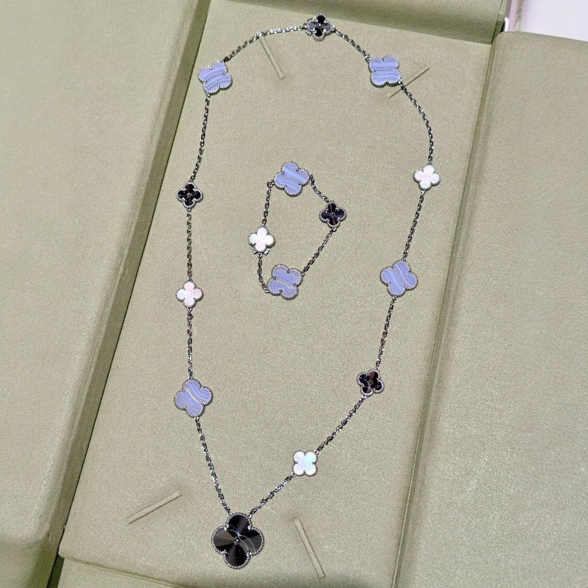 [⭐⭐JeweliWhal]ABNEHMBARE KLEEBATT 15 (11+4) BLUMEN-SILBERKETTEN-SET