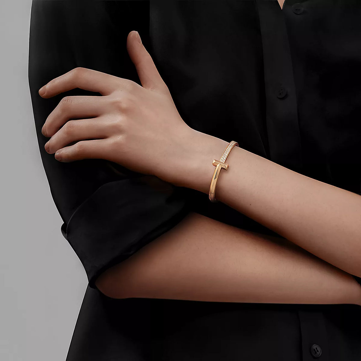 [JeweliWhal]T1 WIDE DIAMOND HINGED BANGLE PINK GOLD