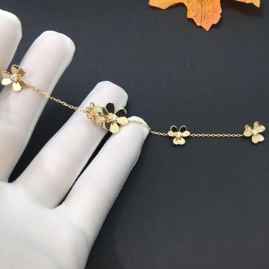 [⭐⭐JeweliWhal]FRIVOLE ARMBAND MIT 5 BLÜTEN IN GOLD