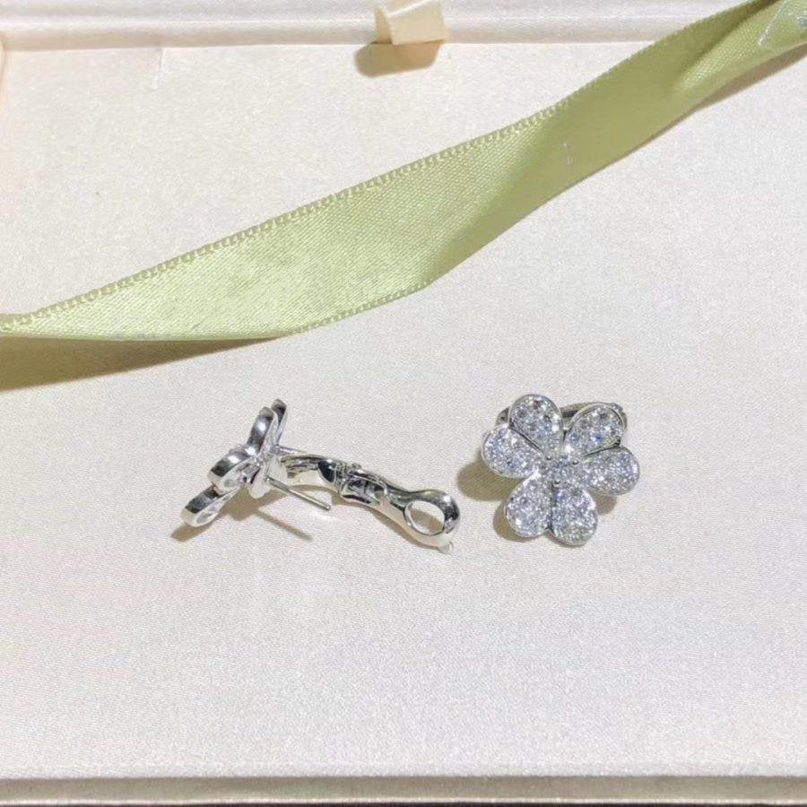 [⭐⭐JeweliWhal]FRIVOLE SILVER FLOWER DIAMOND EARRINGS