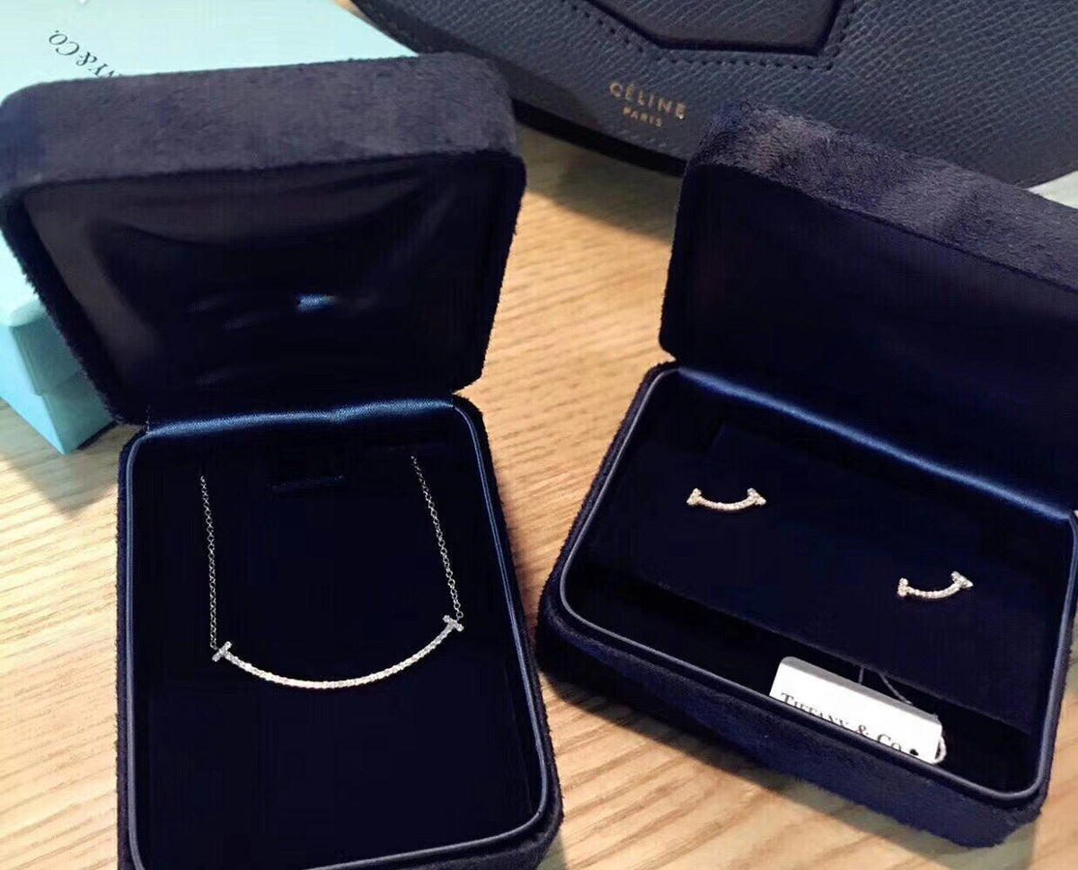 [JeweliWhal]SMILE DIAMOND EARRINGS