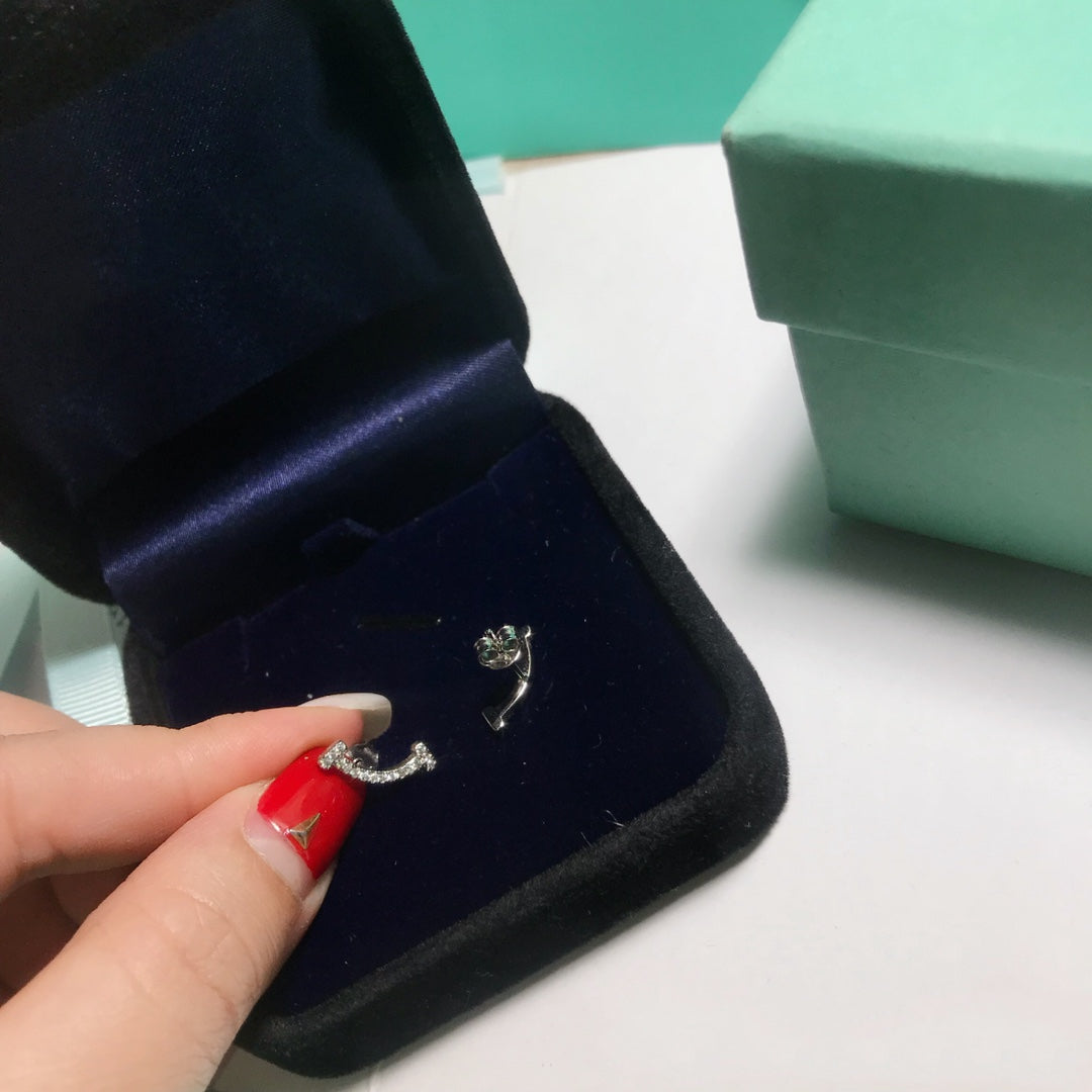 [JeweliWhal]SMILE DIAMOND EARRINGS