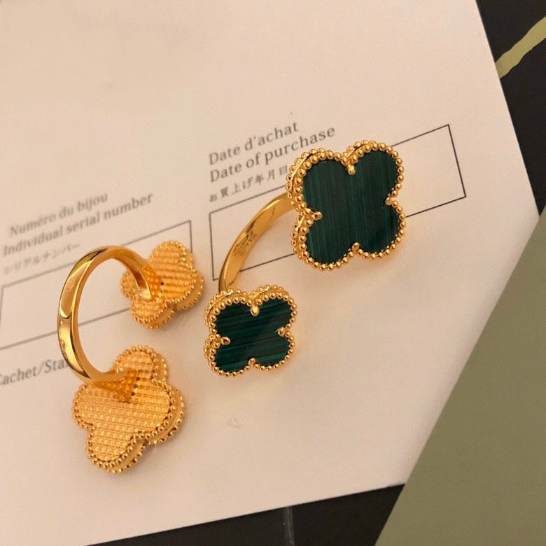 [⭐⭐JeweliWhal]CLOVER BETWEEN THE FINGER RING