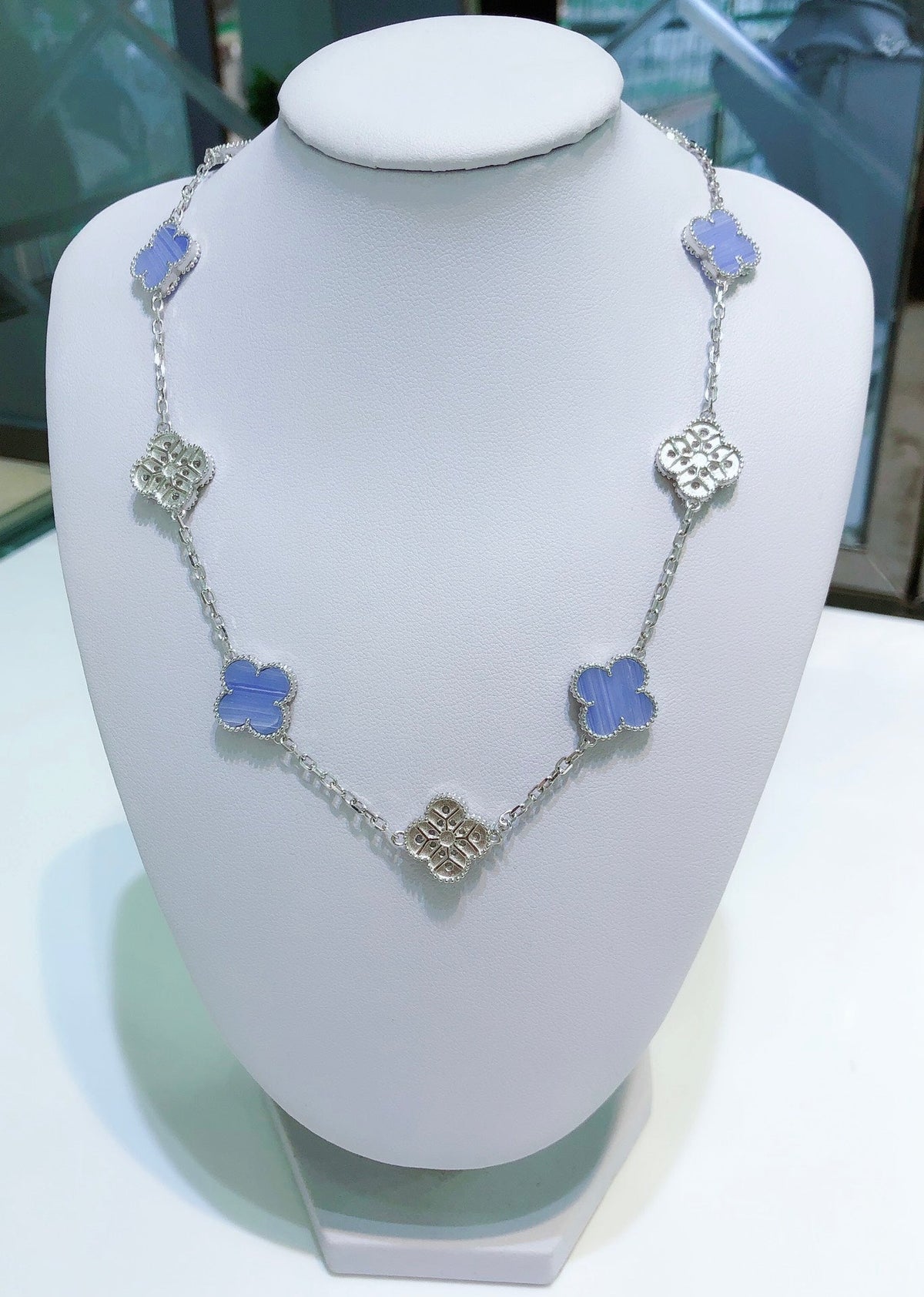 [⭐⭐JeweliWhal]CLOVER 10 MOTIFS CHALCEDONY DIAMONDS SILVER NECKLACE