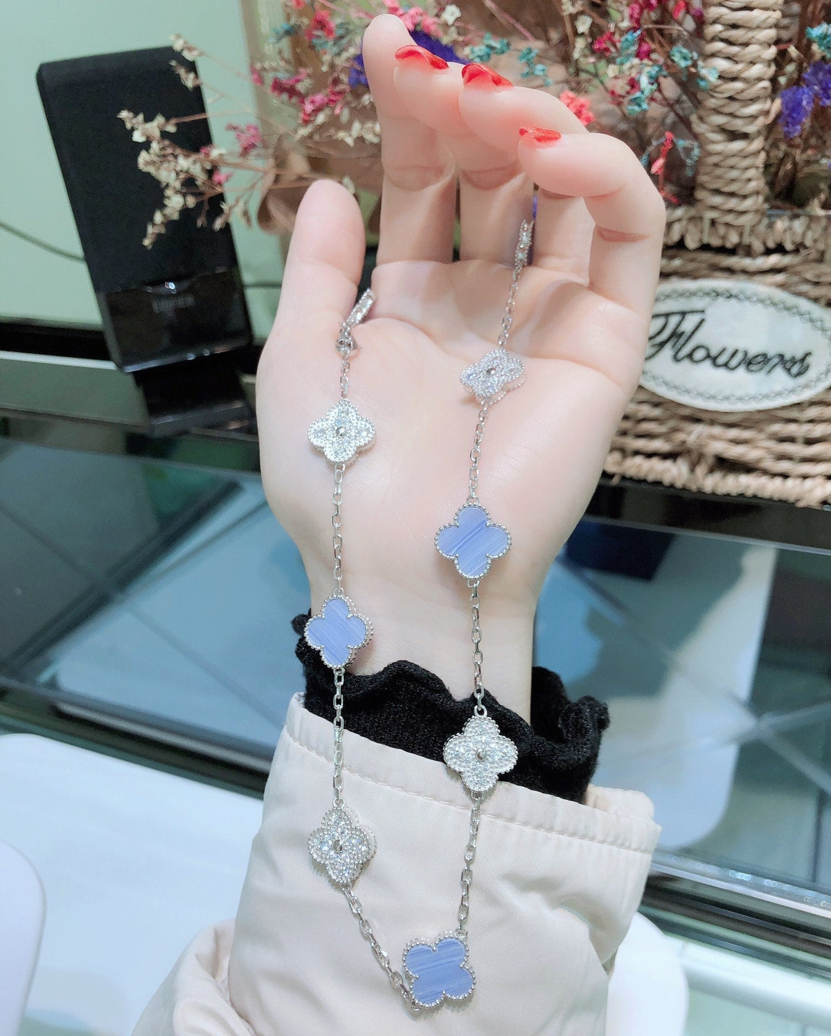 [⭐⭐JeweliWhal]CLOVER 10 MOTIFS CHALCEDONY DIAMONDS SILVER NECKLACE
