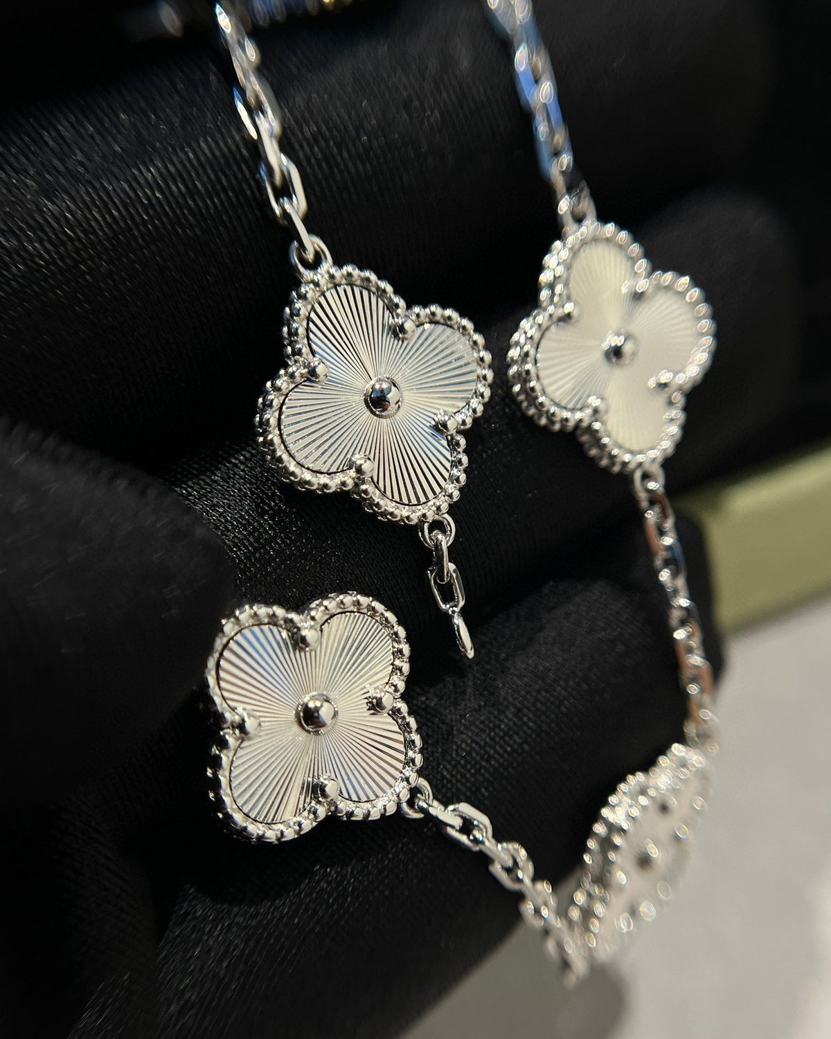 [⭐⭐JeweliWhal] CLOVER 5 MOTIF LASER BRACELET COLLECTION